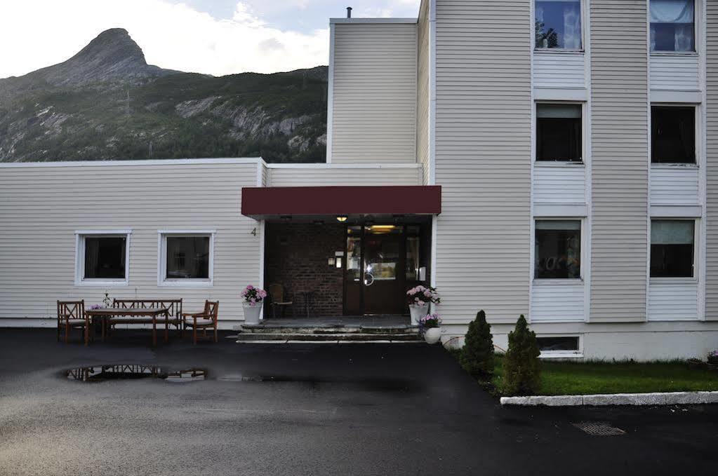 Svartisen Aparthotel 3*